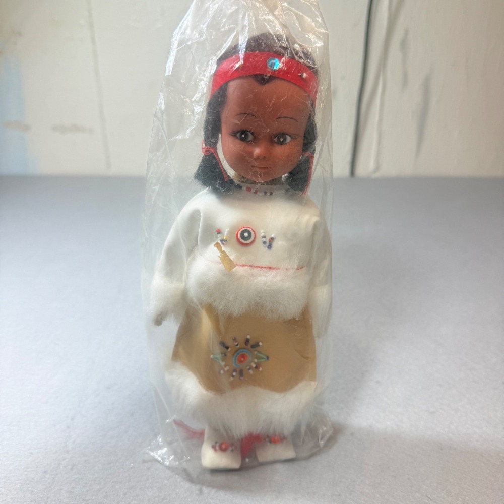 Vintage Native American Style Doll Red Bandana White Fur Trim Outfit Tombstone‎